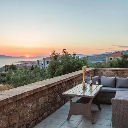 Mani Panoramic Seaviews - Luxury Summer Haven Appartement Lévktron