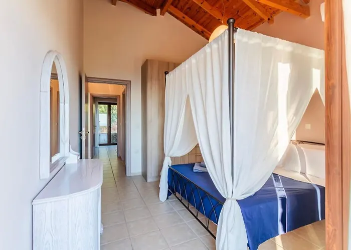 Mani Panoramic Seaviews - Luxury Summer Haven Lévktron