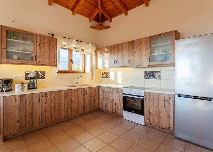 Mani Panoramic Seaviews - Luxury Summer Haven Lévktron