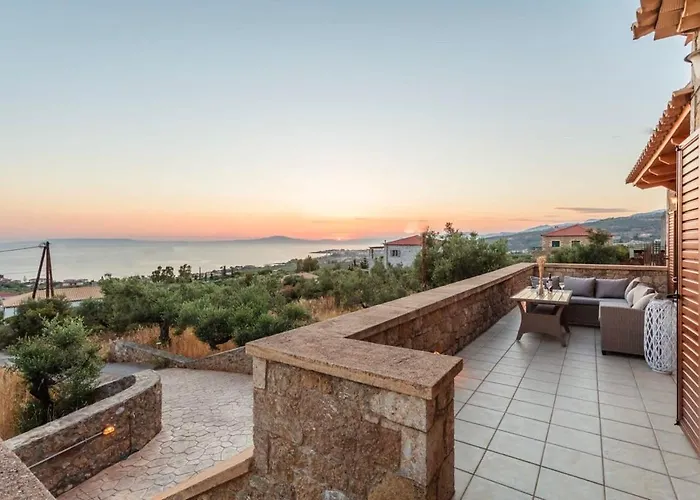 Mani Panoramic Seaviews - Luxury Summer Haven Daire Lévktron